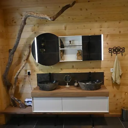 : Le Moulin Du Sagard